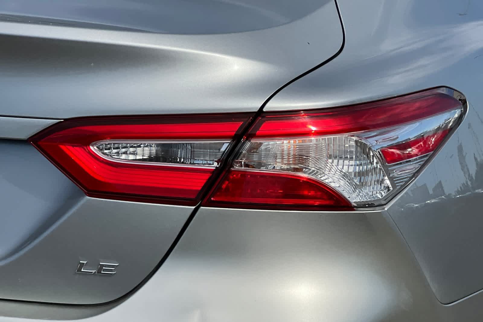 Used 2018 Toyota Camry LE FWD image 29