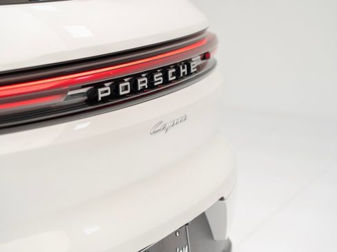 Certified 2026 Porsche Cayenne AWD/4WD image 13