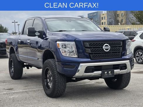 Used 2021 Nissan Titan SV w/ SV Convenience Package image 3
