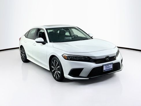 Used 2023 Honda Civic EX image 3