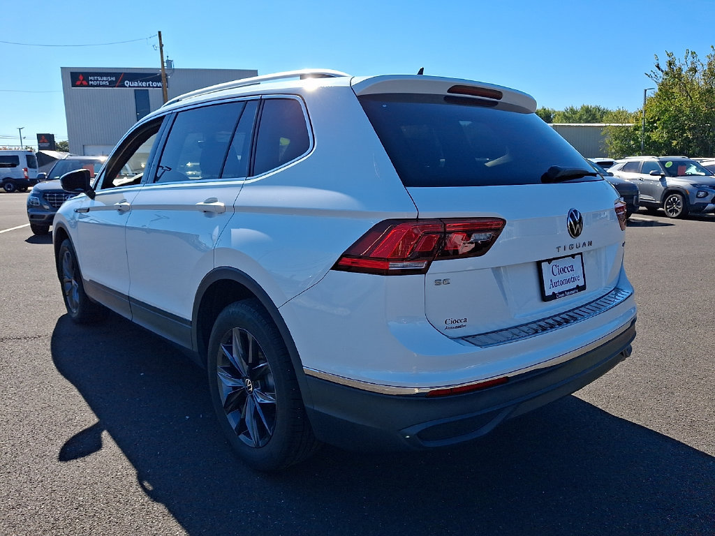 Used 2023 Volkswagen Tiguan SE w/ Panoramic Sunroof Package AWD/4WD image 7