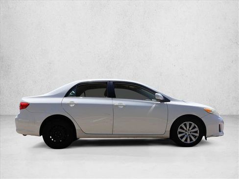 Used 2012 Toyota Corolla LE FWD image 4