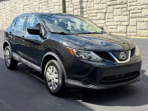 Used 2018 Nissan Rogue Sport S AWD/4WD image 4