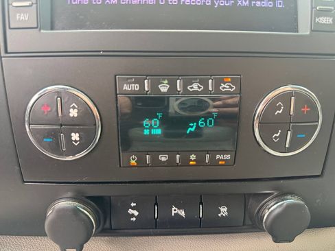 Used 2009 Chevrolet Silverado 1500 2WD Crew Cab Hybrid image 25