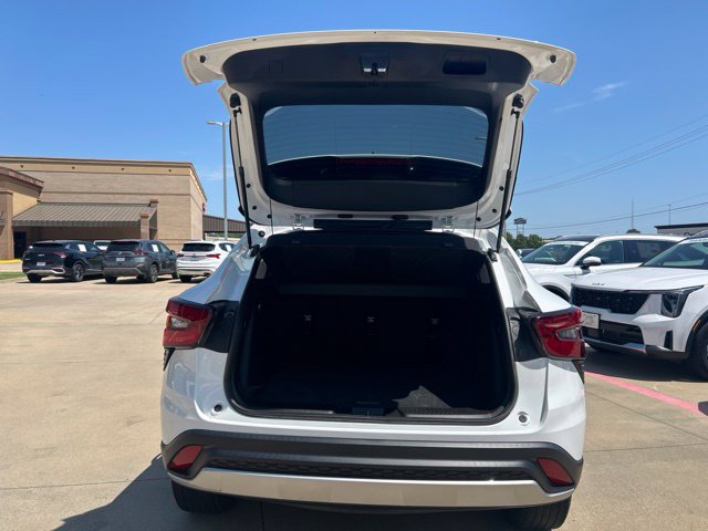 Used 2024 Chevrolet Trax LT FWD image 8