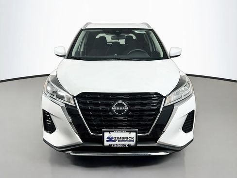 Used 2022 Nissan Kicks SV FWD image 2