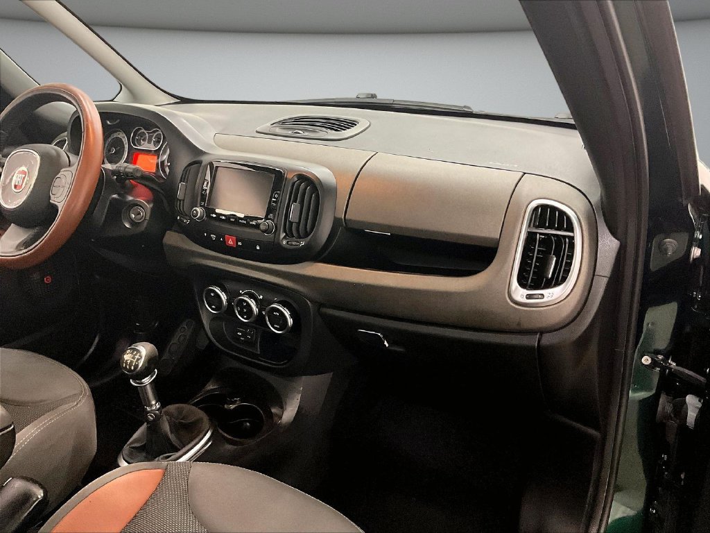 Used 2014 FIAT 500L Trekking w/ Popular Equipment Group FWD image 25
