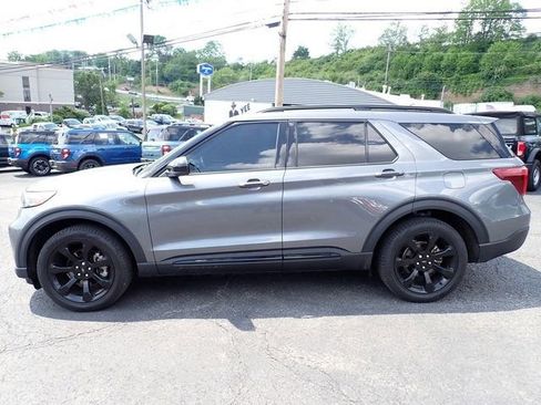 Used 2024 Ford Explorer ST-Line w/ Class IV Trailer Tow Package AWD/4WD image 2