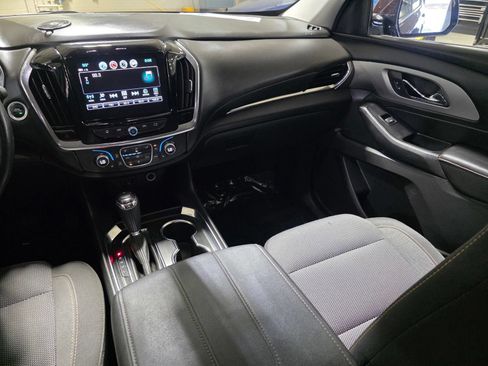 Used 2018 Chevrolet Traverse LT FWD image 18