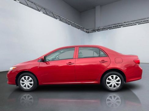 Used 2010 Toyota Corolla LE image 2