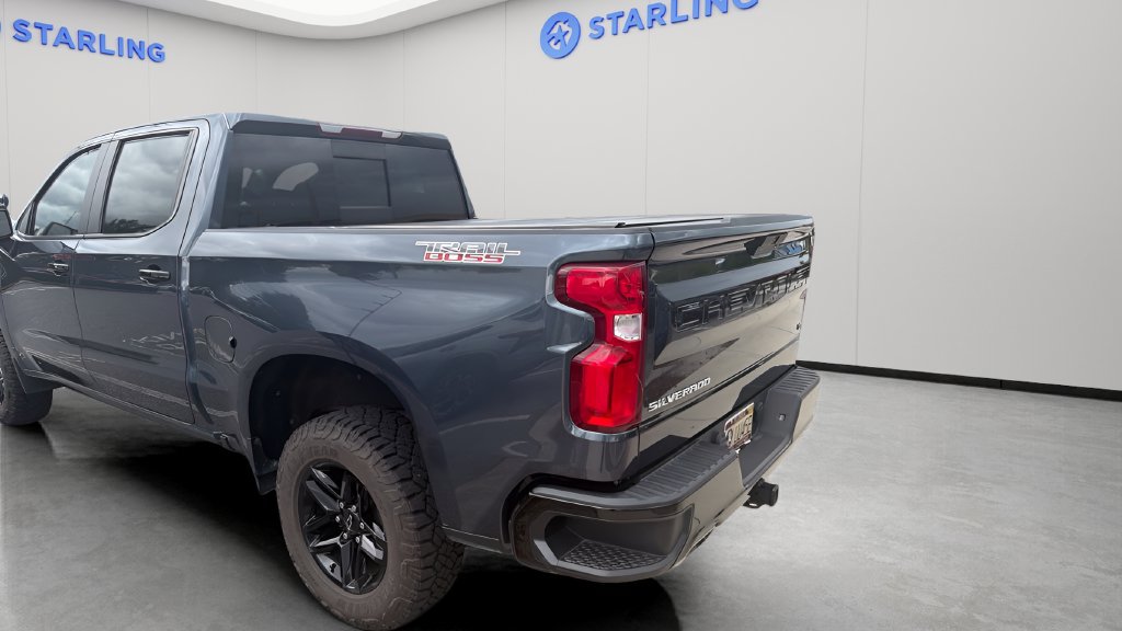 Used 2021 Chevrolet Silverado 1500 LT Trail Boss w/ Convenience Package II AWD/4WD image 2