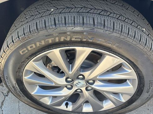 Used 2025 Buick Enclave Preferred FWD image 12