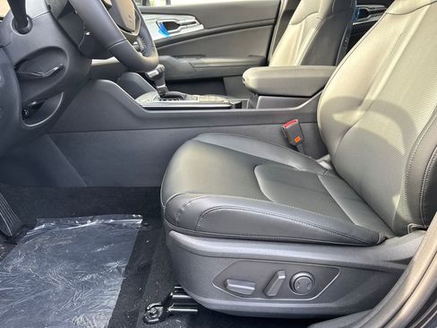 New 2026 Kia Sportage EX w/ EX Panorama Roof Package image 10