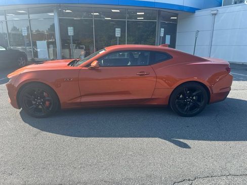 Used 2023 Chevrolet Camaro LT RWD image 8
