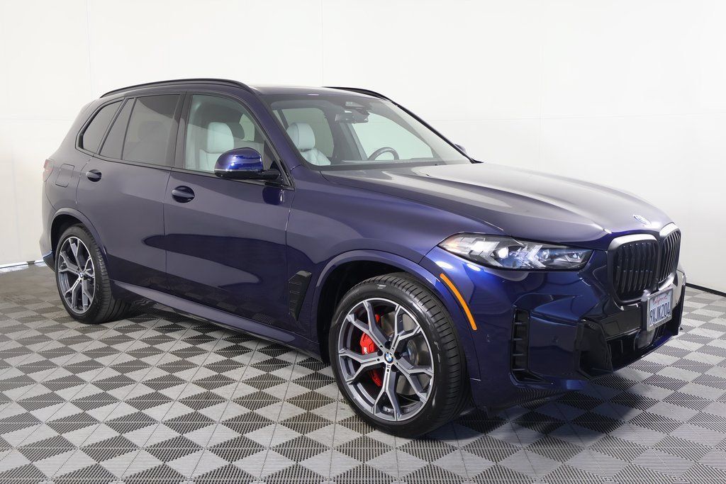 Used 2026 BMW X5 xDrive50e w/ M Sport Package AWD/4WD image 3
