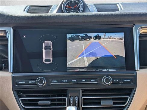 Used 2021 Porsche Macan image 13