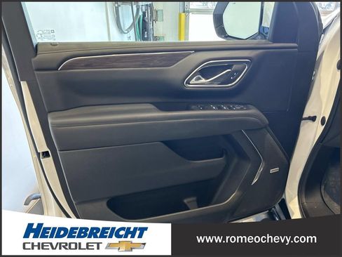 Certified 2023 Chevrolet Tahoe Z71 w/ Luxury Package AWD/4WD image 10
