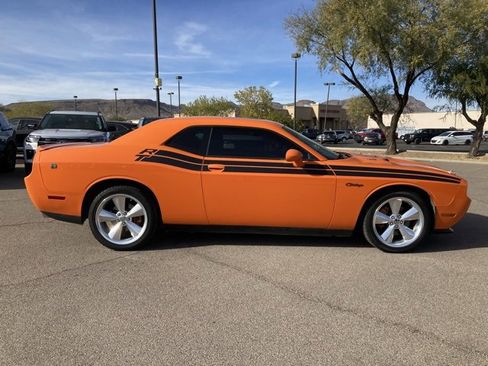 Used 2014 Dodge Challenger R/T image 4