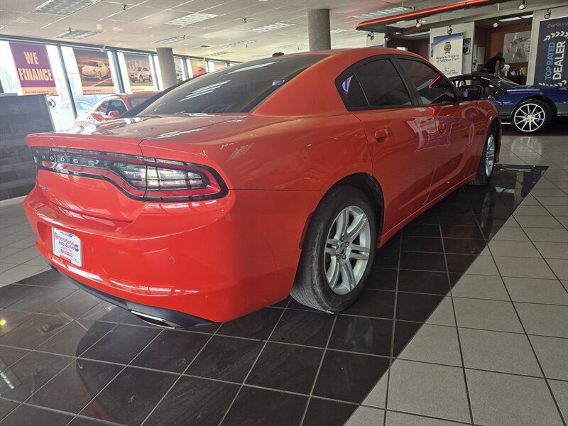 Used 2020 Dodge Charger SXT w/ Leather Interior Group RWD image 4