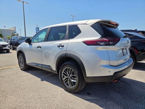 Used 2024 Nissan Rogue S FWD image 4