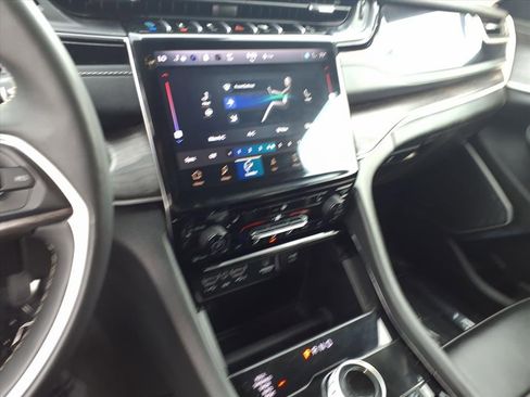 Used 2023 Jeep Grand Cherokee 4WD 4xe image 14