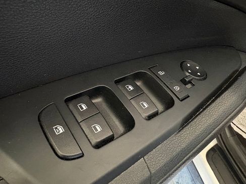 Used 2024 Kia Sportage LX image 19