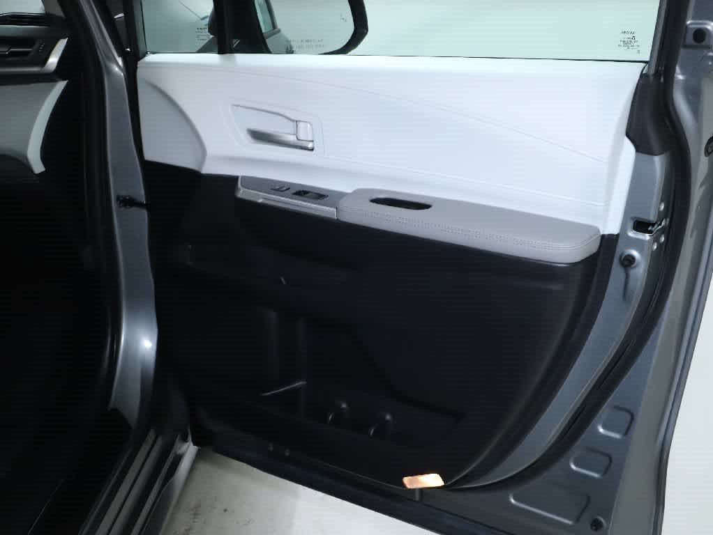 Used 2026 Toyota Sienna XLE AWD/4WD image 32