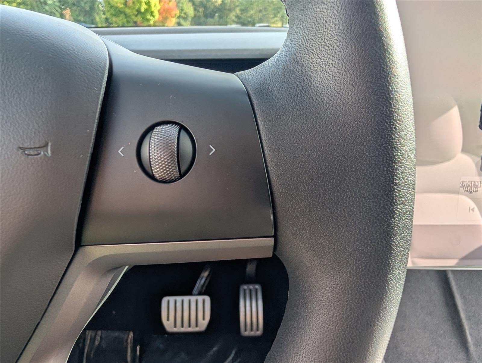 Used 2022 Tesla Model Y Performance AWD/4WD image 25