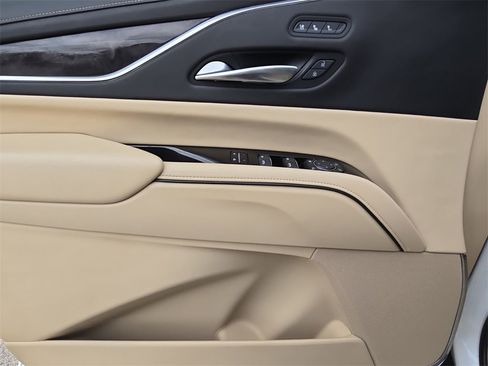 Certified 2023 Cadillac Escalade ESV Premium Luxury image 23