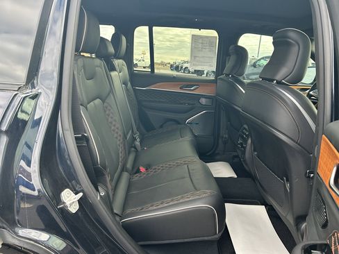 Used 2023 Jeep Grand Cherokee Summit image 13