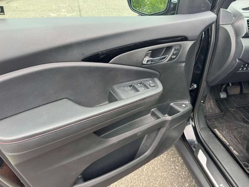 Used 2024 Honda Ridgeline Black Edition image 18