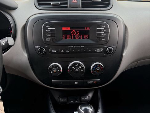 Used 2014 Kia Soul + image 3