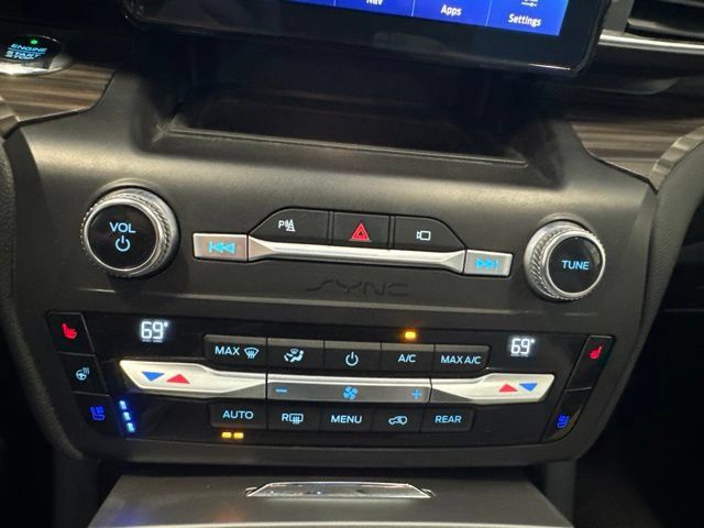 Used 2020 Ford Explorer Limited w/ Class III Trailer Tow Package AWD/4WD image 28