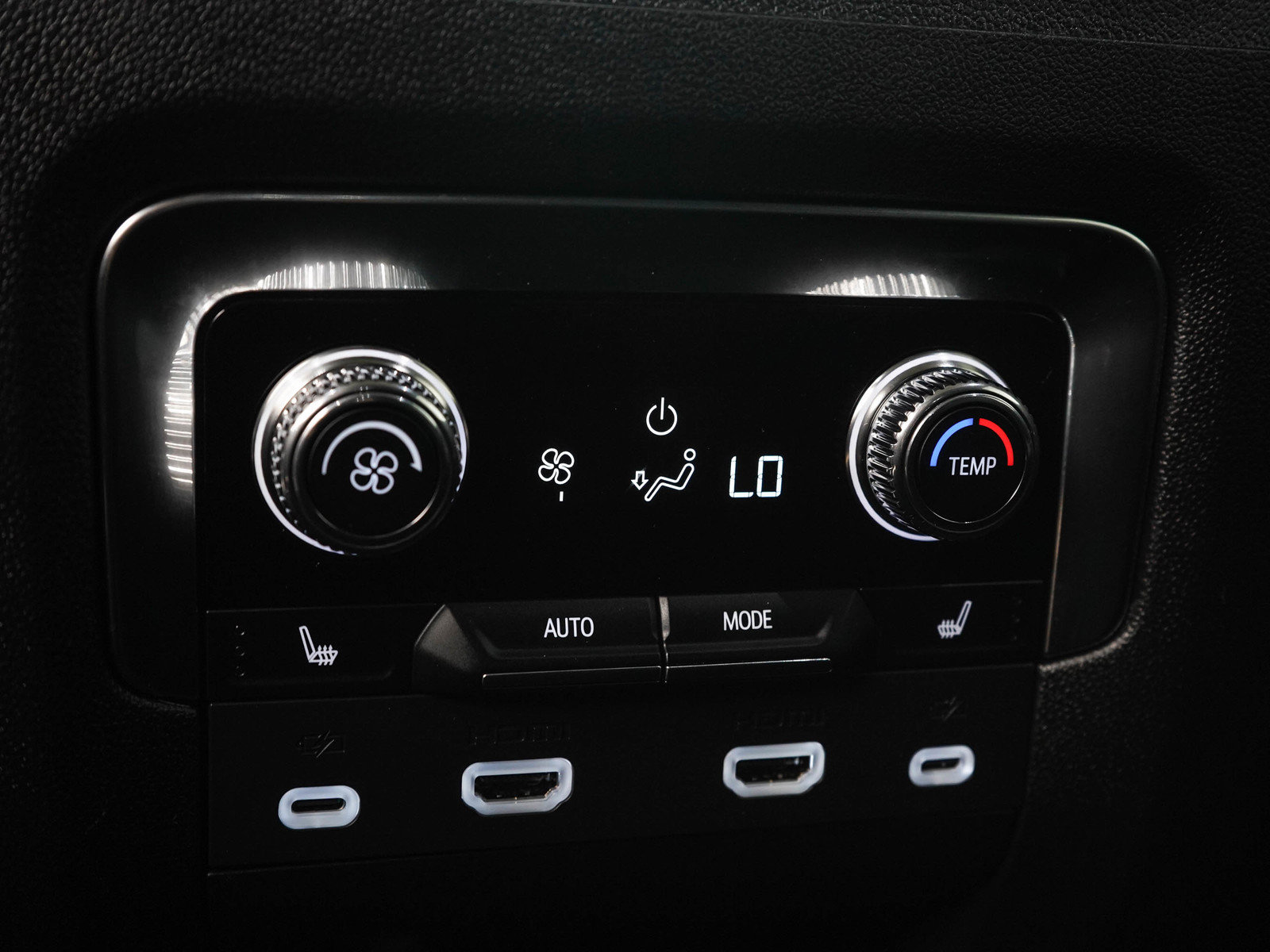 Used 2023 GMC Yukon XL Denali AWD/4WD image 18