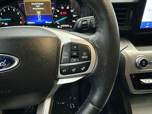 Used 2022 Ford Explorer XLT RWD image 28