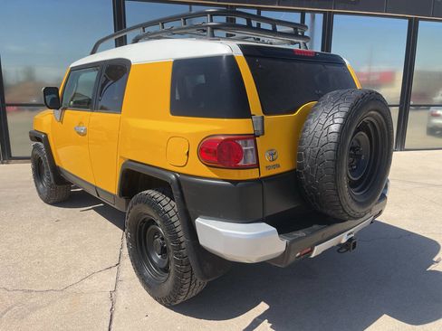 Used 2007 Toyota FJ Cruiser 4WD image 6