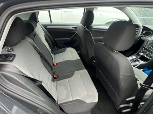 Used 2016 Volkswagen e-Golf SE w/ DC Fast Charging Package image 5