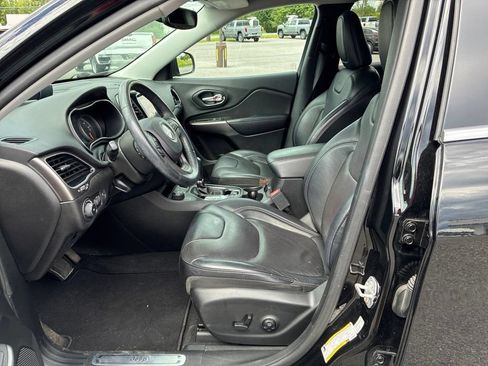 Used 2019 Jeep Cherokee Limited AWD/4WD image 16