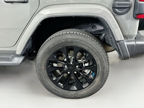 Used 2023 Jeep Wrangler Sahara image 11