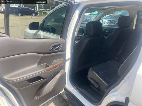 Used 2023 GMC Acadia Denali w/ Denali Ultimate Package AWD/4WD image 12