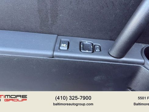 Used 2006 MAZDA MX-5 Miata Sport w/ Suspension Pkg image 8