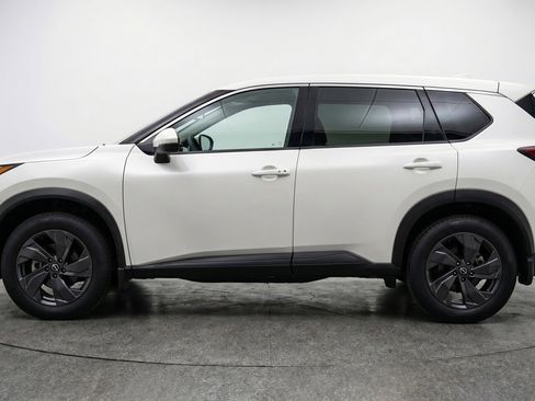 Used 2025 Nissan Rogue SV FWD image 5