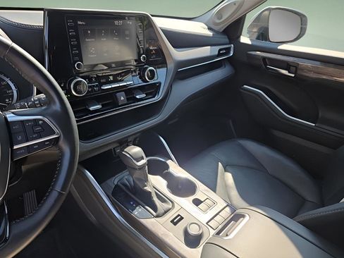 Used 2020 Toyota Highlander Limited image 13