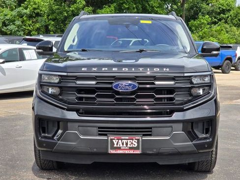 Used 2025 Ford Expedition Active AWD/4WD image 3