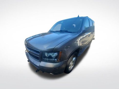 Used 2013 Chevrolet Suburban LT AWD/4WD image 5