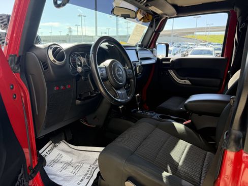 Used 2012 Jeep Wrangler Sahara w/ Mopar Chrome Edition Group image 29