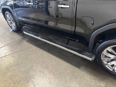 Used 2023 GMC Sierra 1500 Denali AWD/4WD image 9