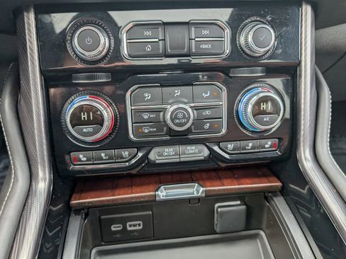 Certified 2024 GMC Yukon Denali Ultimate image 28