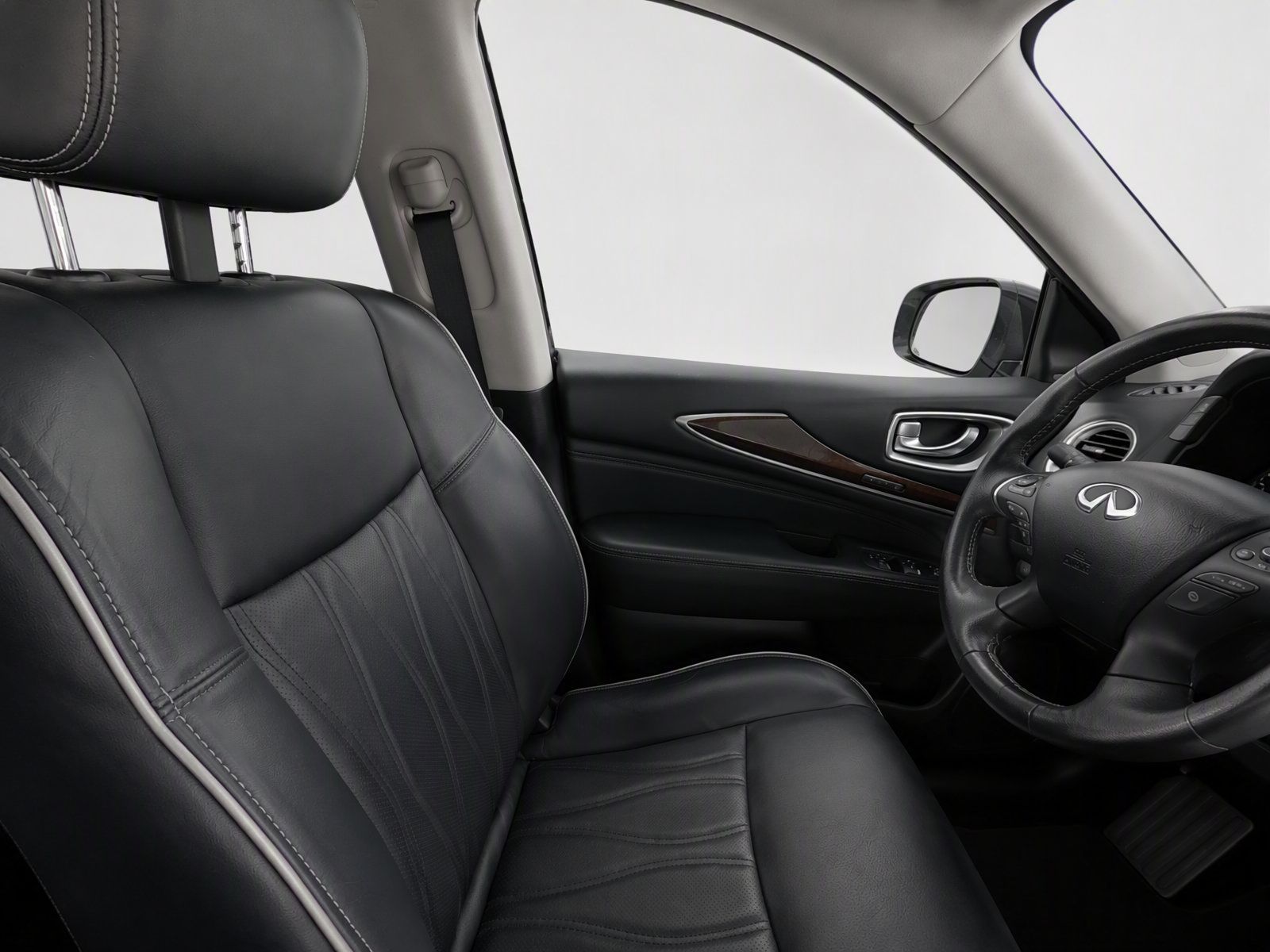 Used 2018 INFINITI QX60 Luxe w/ Deluxe Technology Package AWD/4WD image 16