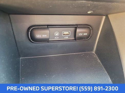 Used 2019 Kia Niro LX image 21